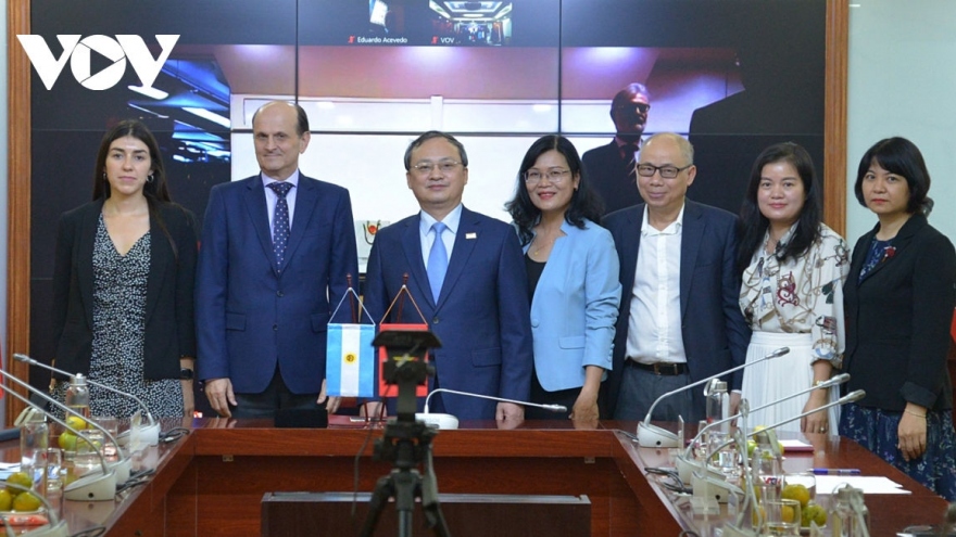 Đài Tiếng nói Việt Nam và Đài PTTH Argentina ký kết thỏa thuận hợp tác