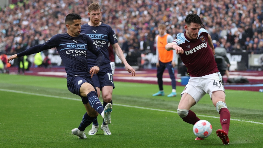 Man City bị West Ham cầm hòa, cuộc đua vô địch Ngoại hạng Anh hấp dẫn đến vòng cuối cùng