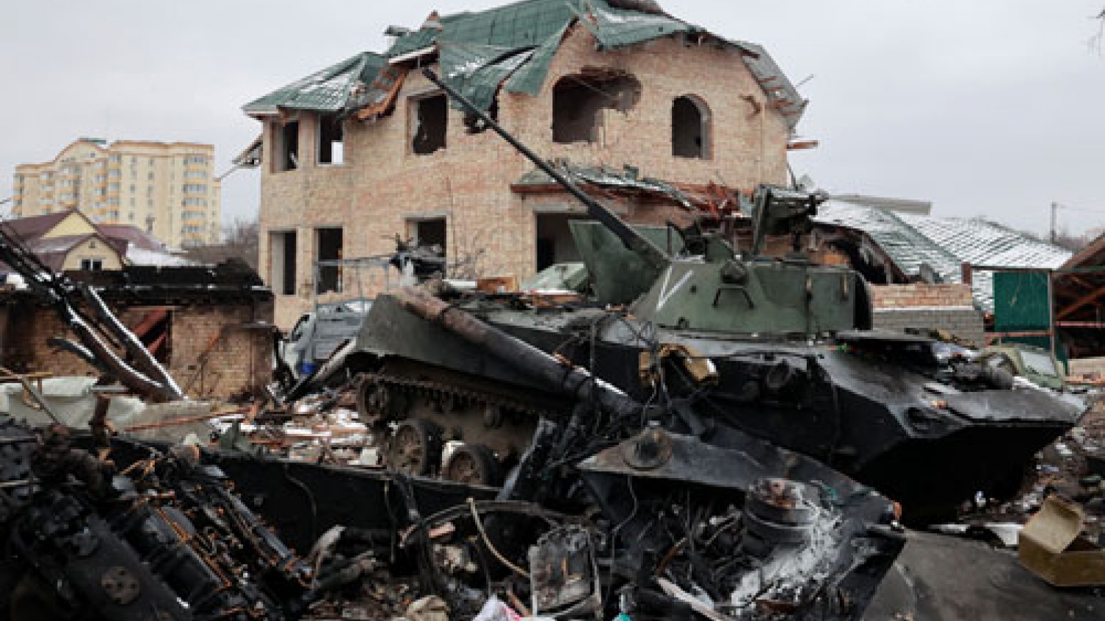 Chiến sự Donbass: Nga siết chặt vòng vây Severodonetsk, Ukraine thừa nhận bất lợi