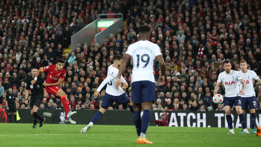 Chia điểm kịch tính cùng Tottenham, Liverpool hụt hơi trong cuộc đua vô địch với Man City