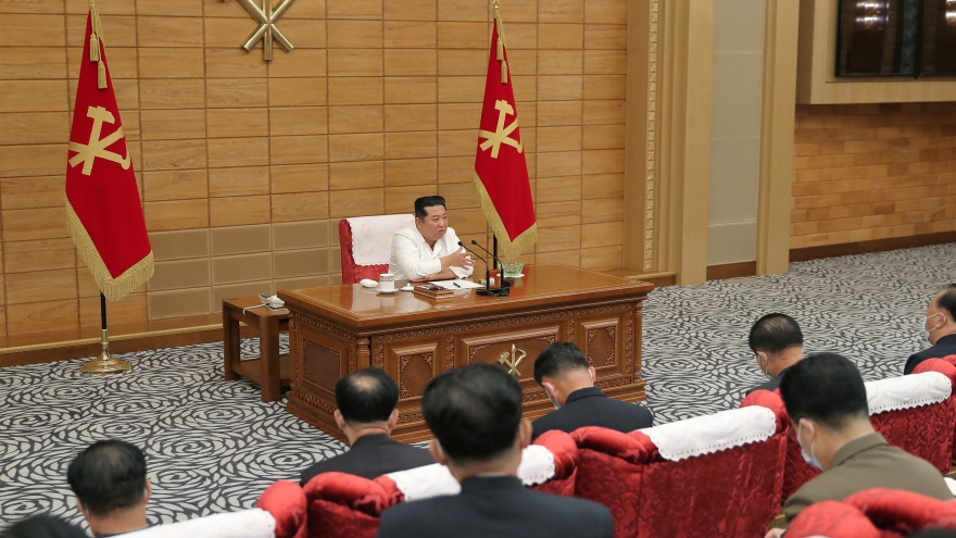 Nhà lãnh đạo Triều Tiên Kim Jong-un chủ trì cuộc họp đánh giá tình hình Covid-19