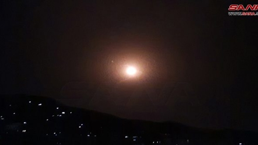 Israel tấn công tên lửa vào miền Trung Syria khiến 12 người thương vong