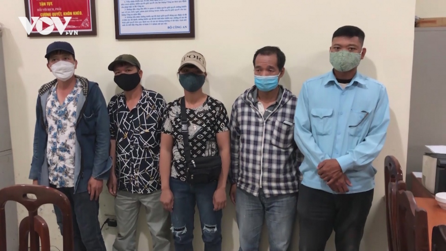 Xử lý 5 đối tượng "cò mồi" cho nhà thuốc gần bệnh viện Bạch Mai