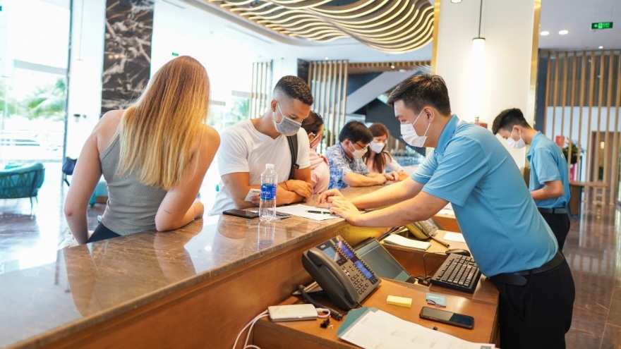 Khách sạn 5 sao kín phòng dịp nghỉ lễ 30/4 – 1/5