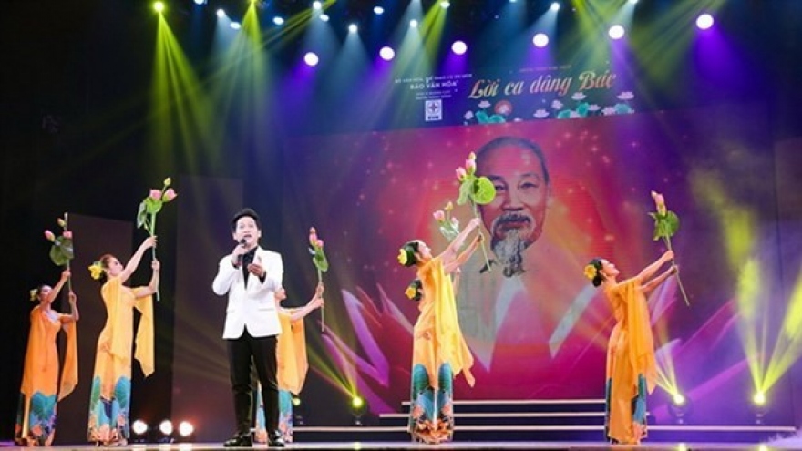 Hanoi art performance marks President Ho Chi Minh’s birthday