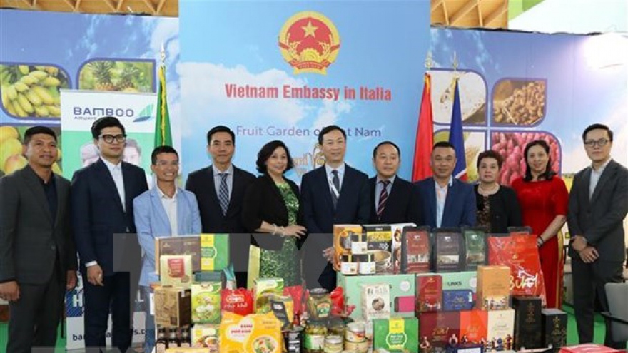 “Fruit garden of Vietnam” on display at Italy’s Macfrut trade fair