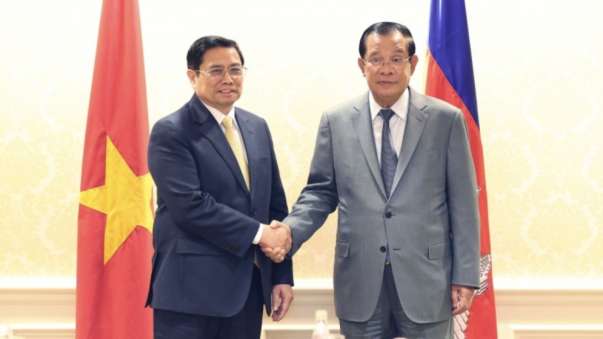 PM meets with Cambodian counterpart in US