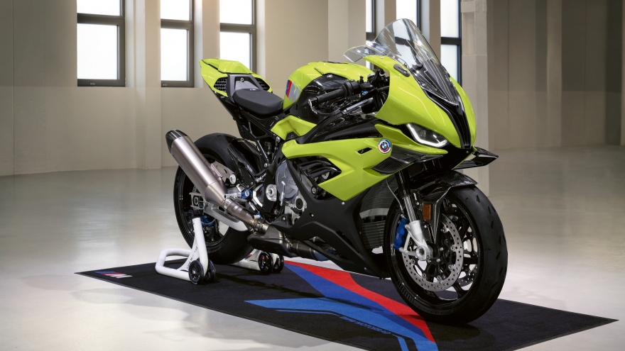 Anh chi tiết BMW M 1000 RR Superbike phiên bản kỷ niệm 50 năm