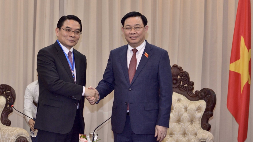 Chủ tịch Quốc hội Vương Đình Huệ tiếp Bí thư, Tỉnh trưởng tỉnh Champasak của Lào