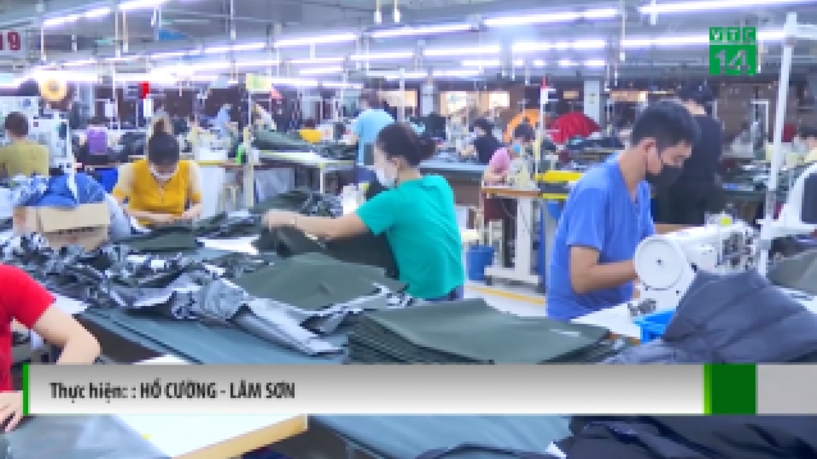 Công nhân chật vật vì lương thấp
