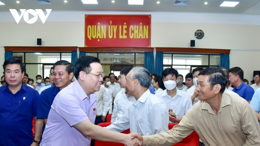 Tâm tư cử tri gửi tới Quốc hội: Phấn khởi mở cửa kinh tế, bất bình cán bộ trục lợi