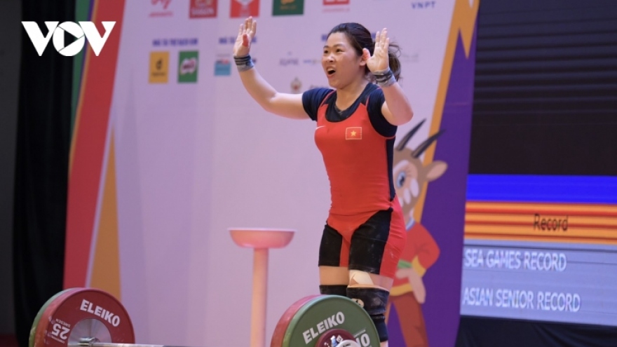 Female weightlifter wins gold after breaking SEA Games 31's record 