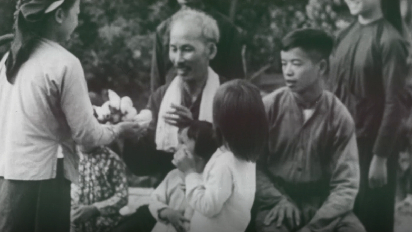 Phát sóng bộ phim “Hồ Chí Minh - Hành trình kiến tạo văn hóa hòa bình”