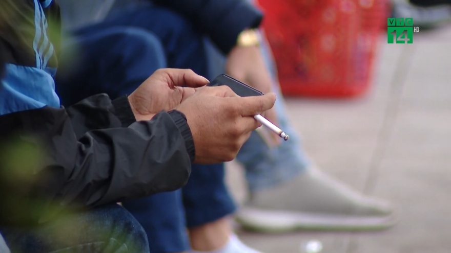 Ứng dụng di động tố cáo người hút thuốc nơi công cộng