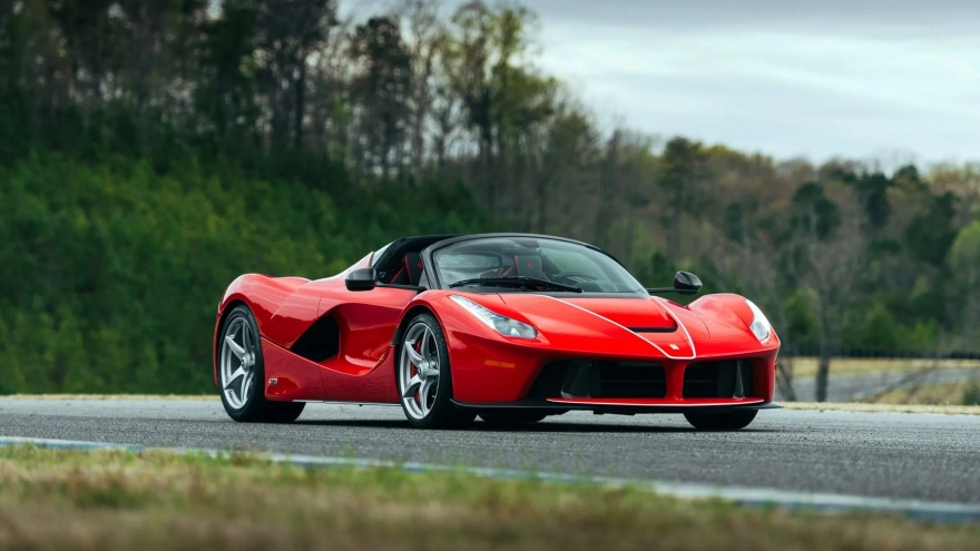 LaFerrari Aperta 2017 đã qua sử dụng được rao bán lên tới hơn 100 tỷ đồng