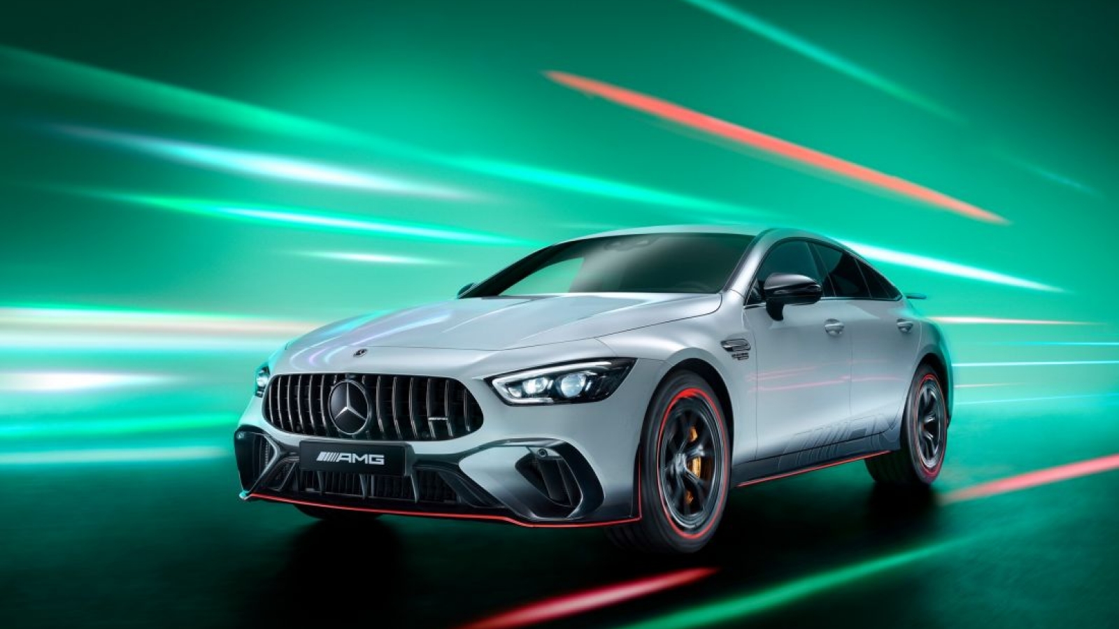 Mercedes-AMG GT 63 S E Performance có thêm gói trang bị F1 giá 580 triệu đồng