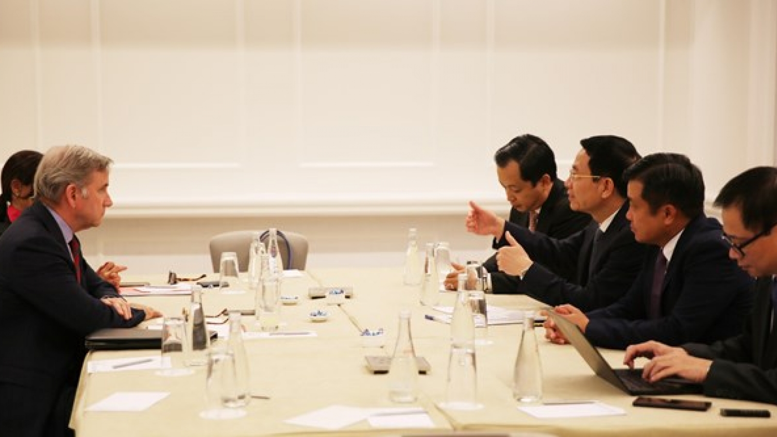 Minister calls for stronger ties between Qualcomm, Vietnam’s tech firms