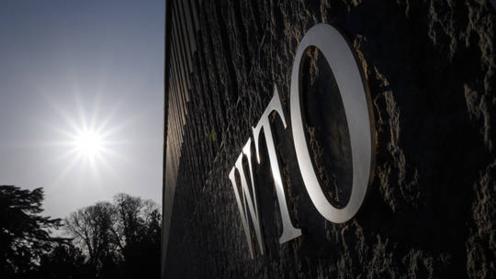 Nga có thể rút khỏi WTO và WHO