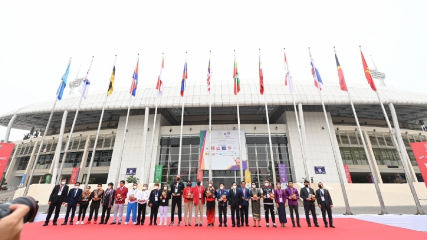 SEA Games 31 flag-hoisting ceremony solemnly held in Hanoi
