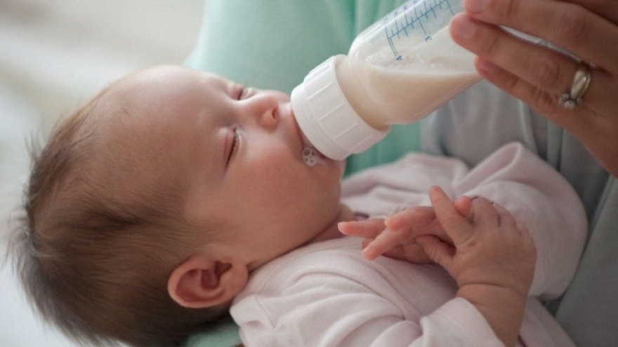 Mỹ mua hơn 35 tấn sữa công thức cho trẻ em nhằm bù đắp thiếu hụt trong nước
