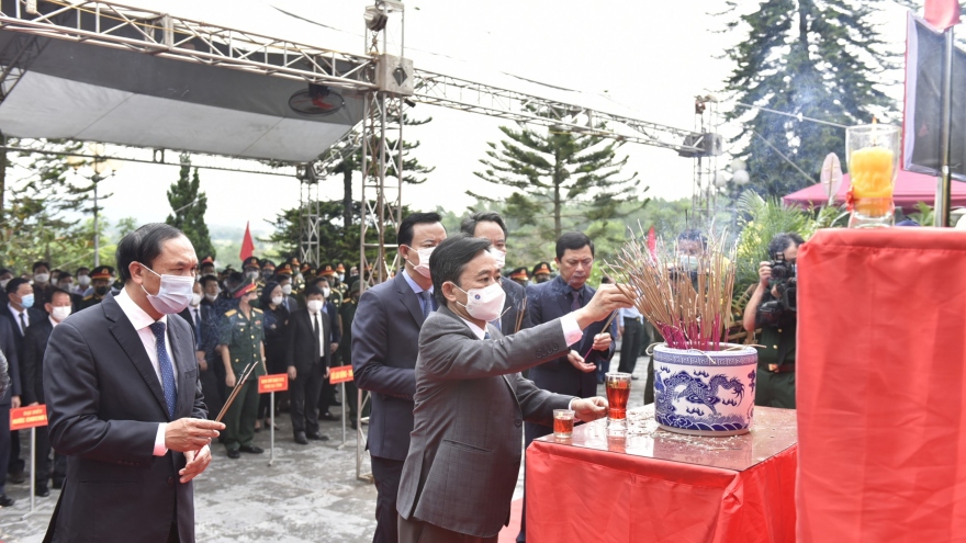 Truy điệu, an táng hài cốt liệt sĩ quân tình nguyện, chuyên gia Việt Nam hy sinh tại Lào