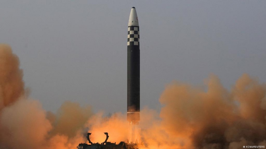 Nhật Bản chỉ trích Triều Tiên phóng tên lửa, Hàn-Mỹ phóng tên lửa đáp trả