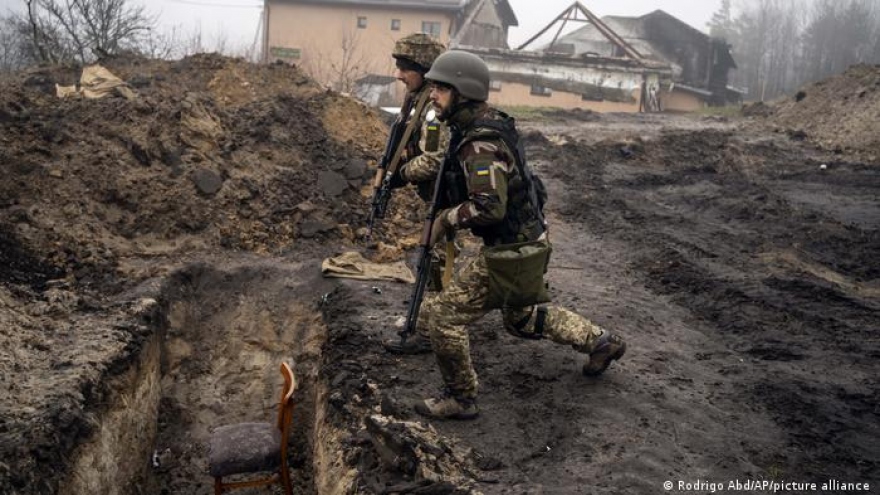 Nga dốc toàn lực bao vây Severodonetsk, nhằm kiểm soát toàn bộ Lugansk