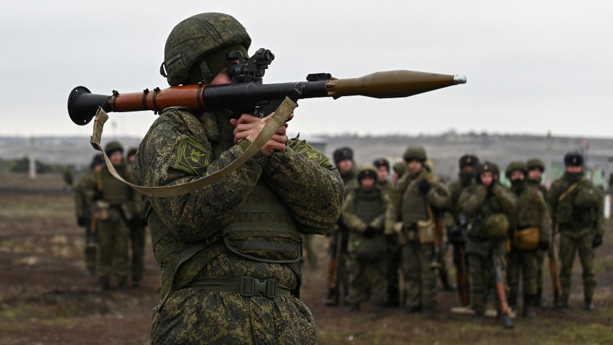 Ukraine: Nga tăng cường tấn công ở phía Đông, rút quân ở phía Bắc