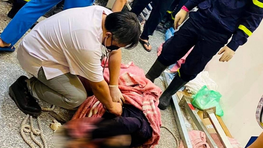 Rơi thang máy khiến 2 nhân viên nam tử vong ở Hà Nội