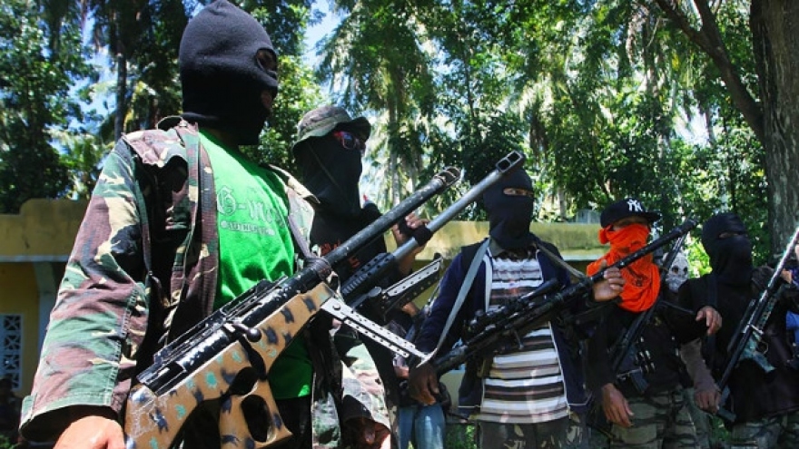 Philippines giải giáp hàng chục nhóm vũ trang tư nhân trước bầu cử