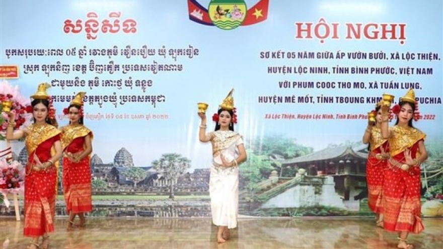 Residents along Vietnam-Cambodia border boost friendship