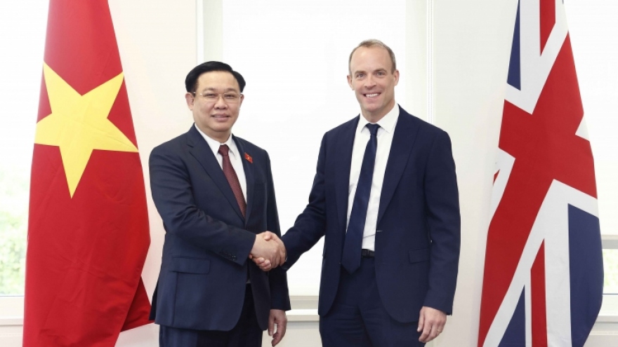 UK expects stronger all-round cooperation with Vietnam 