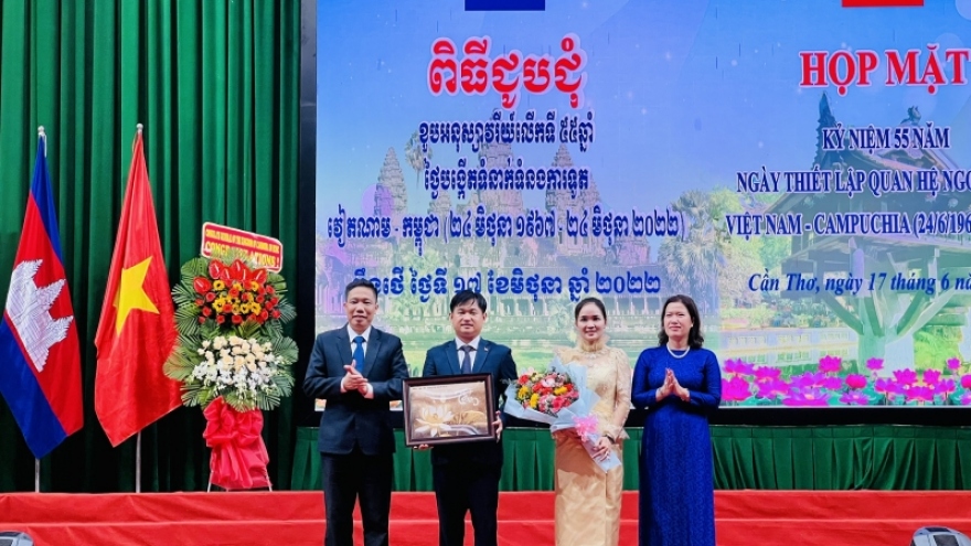 Đẩy mạnh tinh thần “Ươm mầm hữu nghị” Việt Nam-Campuchia