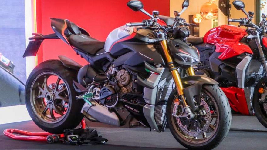 Cận cảnh Ducati Streetfighter V4SP 2022 giá hơn 1,2 tỷ đồng