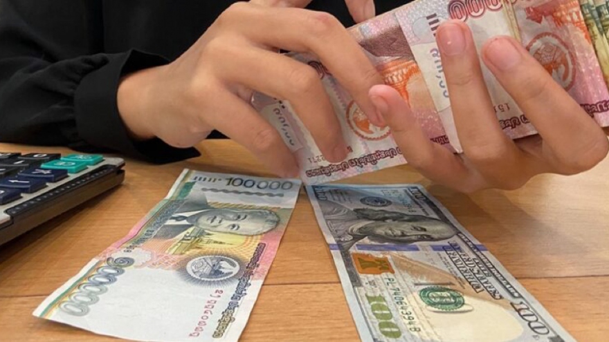 Lạm phát ở Lào tăng cao khiến chênh lệch nội tệ với ngoại tệ