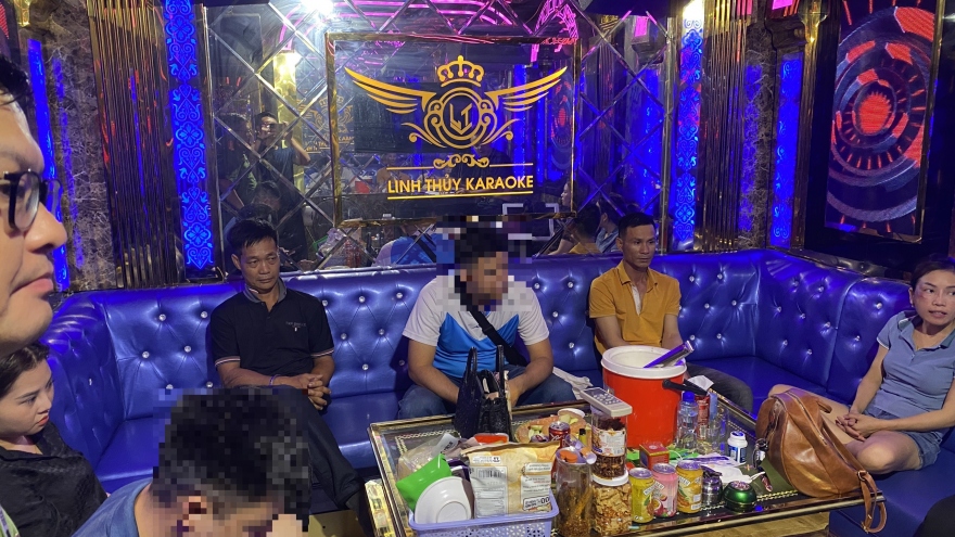 Triệt phá ổ nhóm “bay lắc” trong quán karaoke ở Quảng Ninh