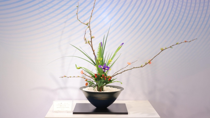Vẻ đẹp của nghệ thuật cắm hoa Ikebana