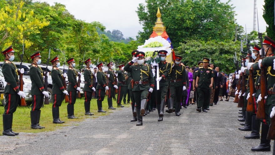 Tiễn đưa hài cốt các anh hùng liệt sĩ hy sinh tại Lào trở về với đất mẹ