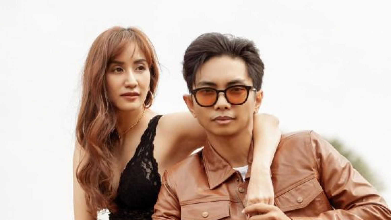 Chuyện showbiz: Phan Hiển tỏ tình cực ngọt với Khánh Thi trước thềm đám cưới