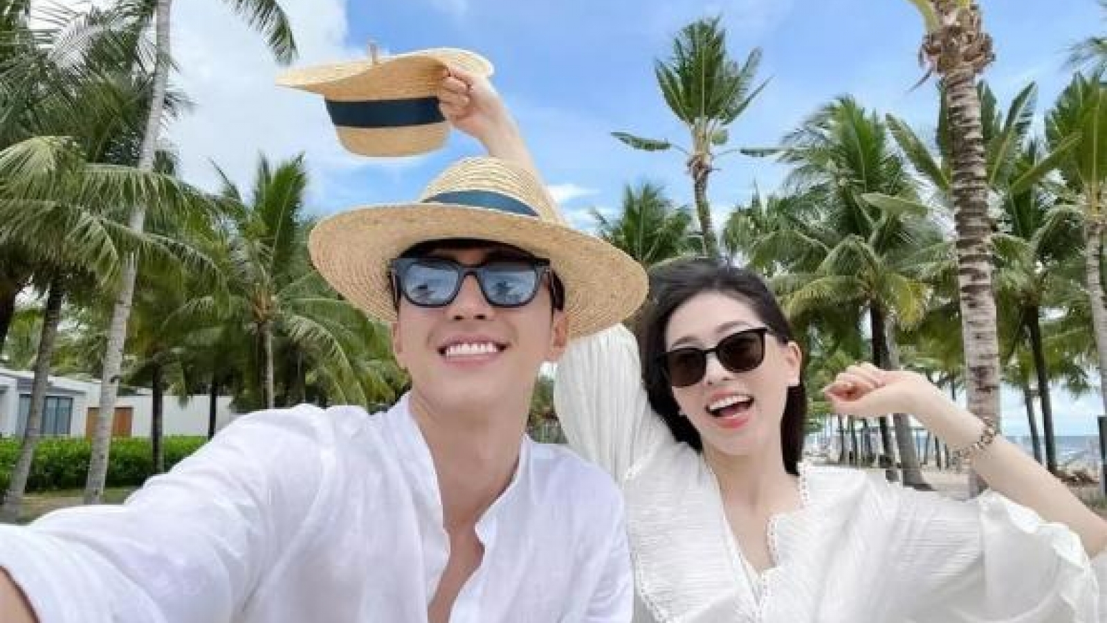 Chuyện showbiz: Bình An phản ứng khi bạn gái Phương Nga mặc hở bạo trên thảm đỏ