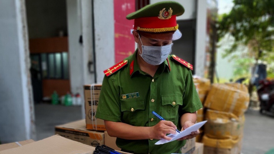 Đà Nẵng: Tạm giữ lô hàng hơn 5000 sản phẩm hàng hóa nghi nhập lậu