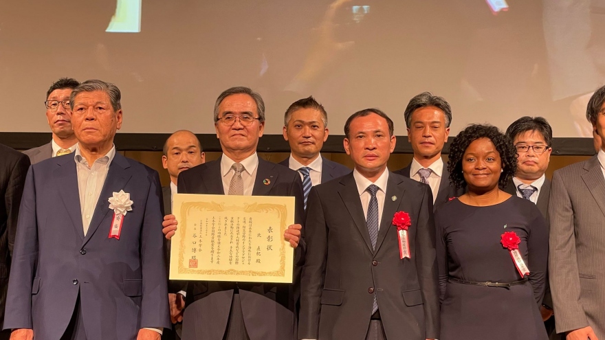 Nhật Bản trao giải thưởng cho nhà khoa học Nguyễn Trung Việt của Việt Nam