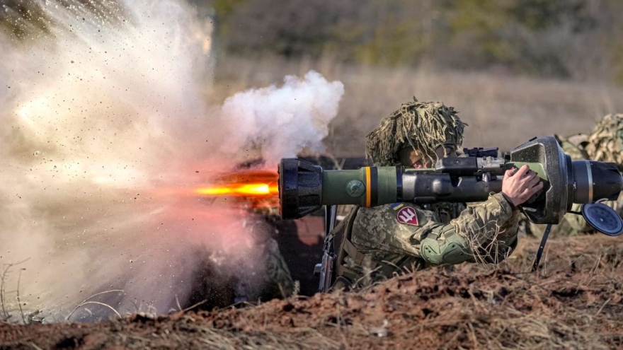 Những quốc gia nào đang cung cấp vũ khí cho Ukraine?