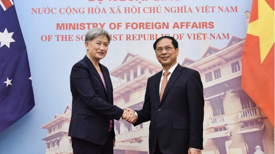 Australia pledges to continue fostering strategic partnership with Vietnam
