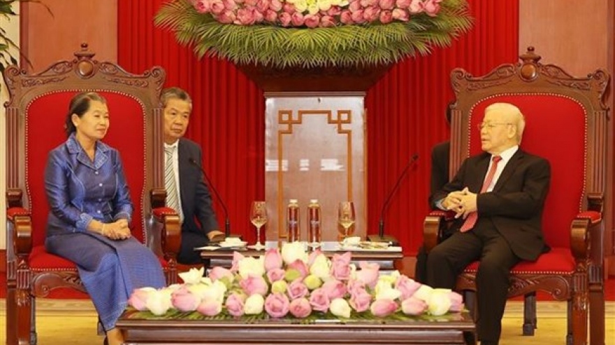 Party chief hosts Cambodian Party official