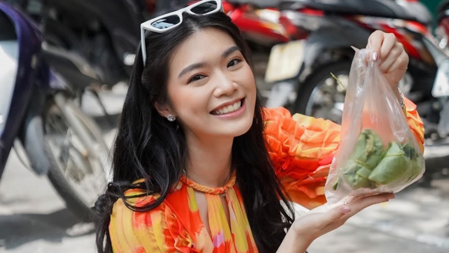 Top 6 Miss World 2021 excitedly discovers Hanoi delicacies 