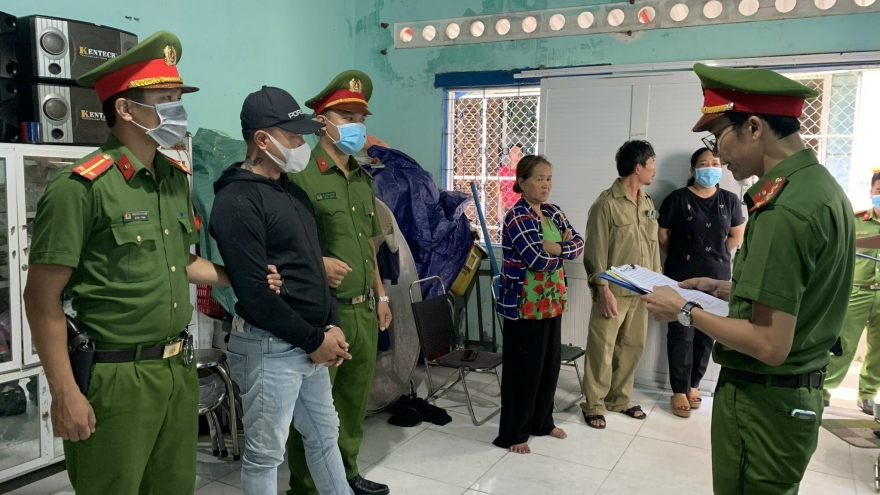 Phú Yên: Bắt tạm giam đối tượng cho vay nặng lãi, xâm phạm chỗ ở trái phép