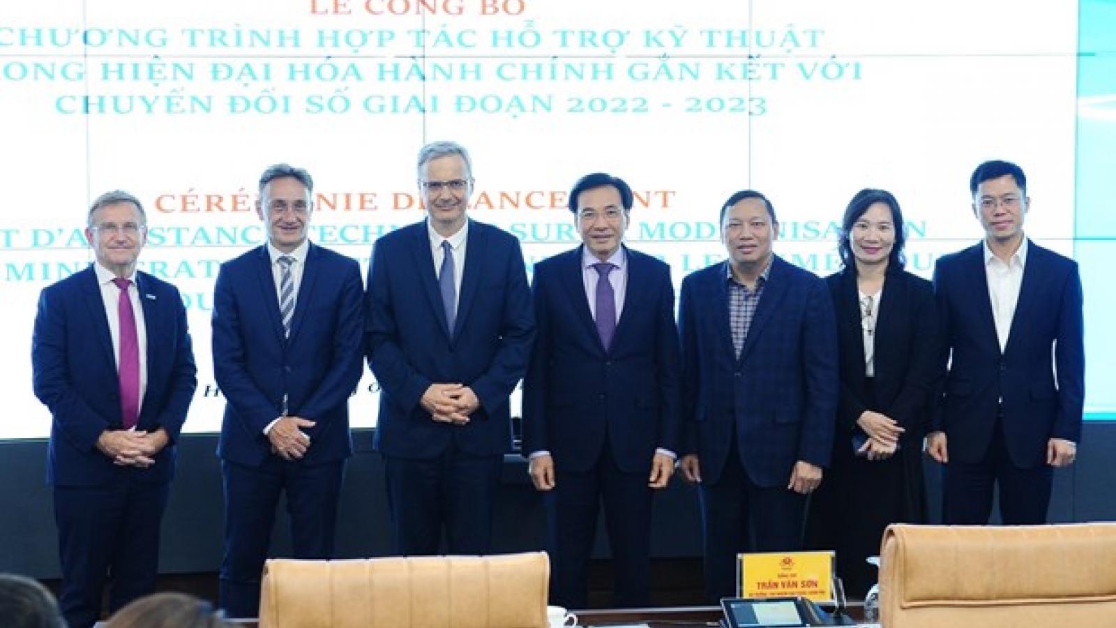 France helps Vietnam with administrative modernisation