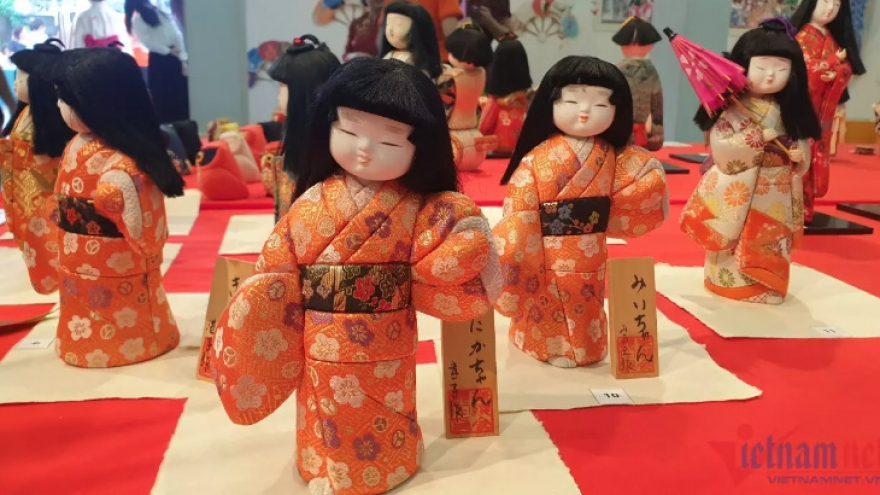 108 traditional Japanese dolls on display in Hanoi