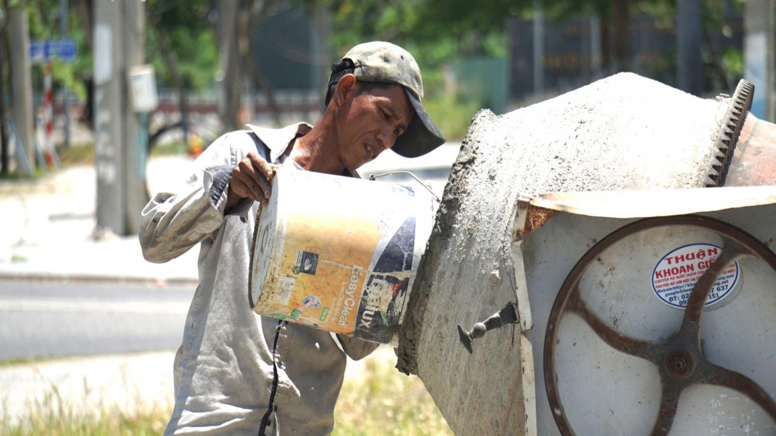 Earning a living in the scorching sun